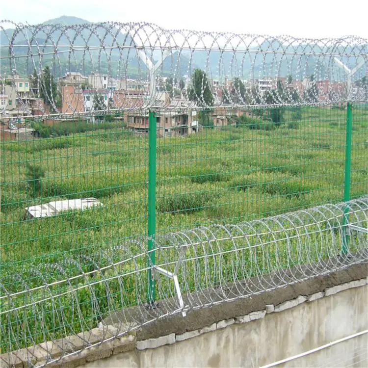 公路护栏网供应 厂家现货 护栏网厂家 万泰