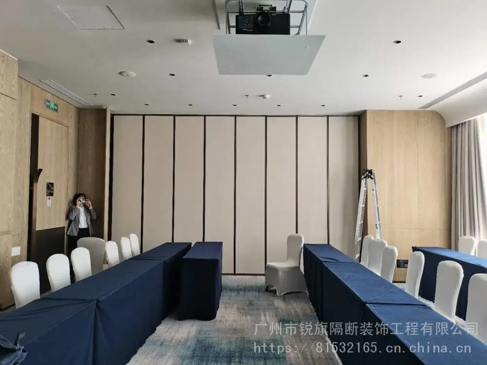 深圳会议室活动隔断移动门