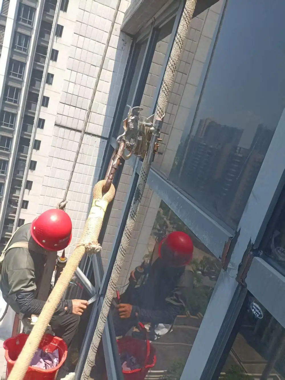 佛山玻璃幕墙维修更换公司 幕墙维修 玻璃幕墙更换维修幕墙维修 外墙维修 外墙维修换胶补漏 高空玻璃幕墙维修