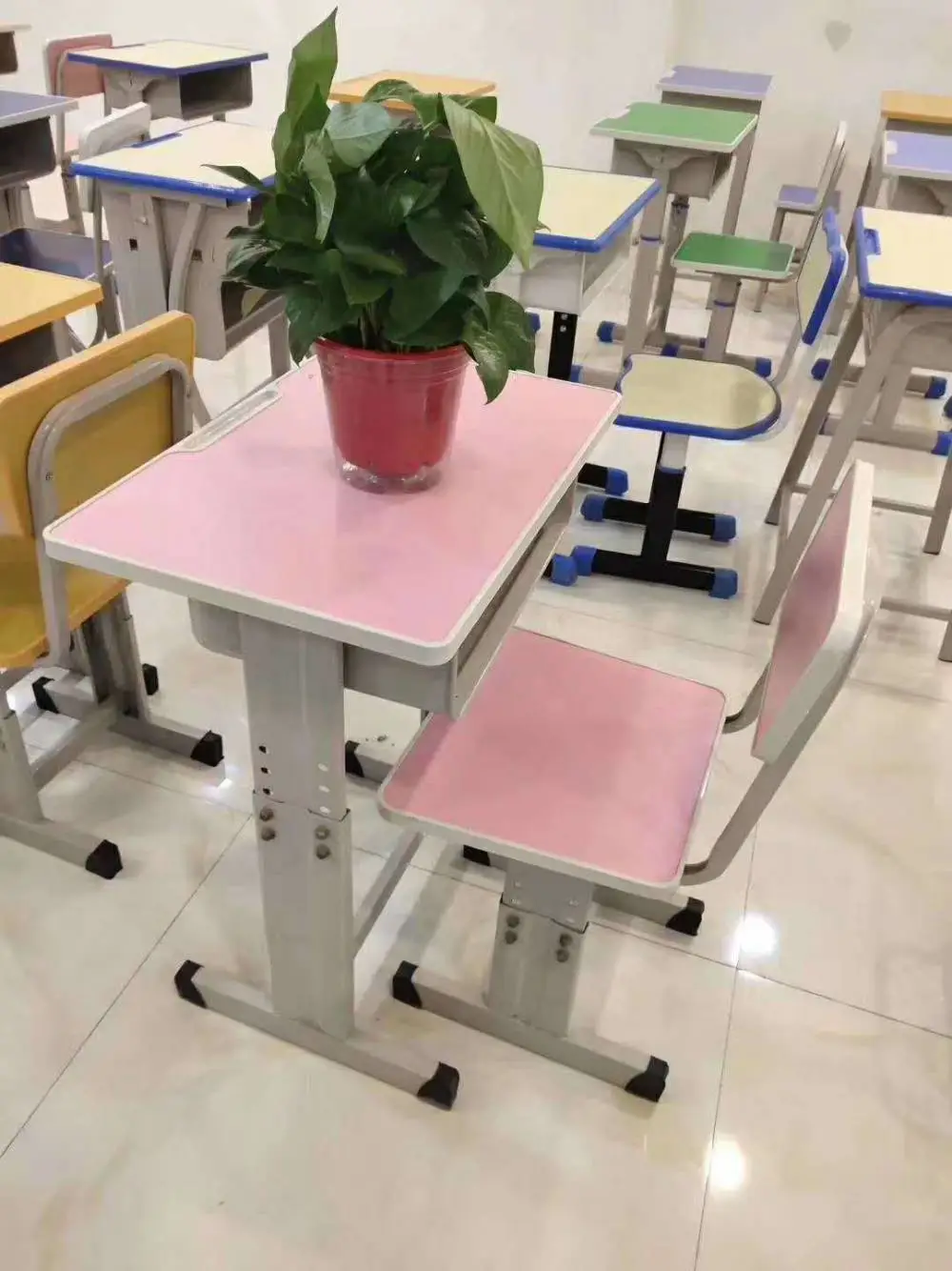 柳州单人课桌椅 柳州教室课桌椅 学生书桌