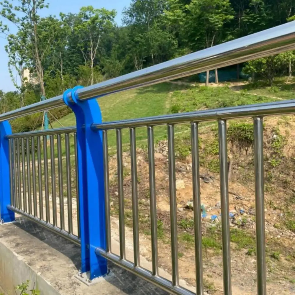 Q235工程桥梁护栏实体工厂需求定制龙邦交通设施