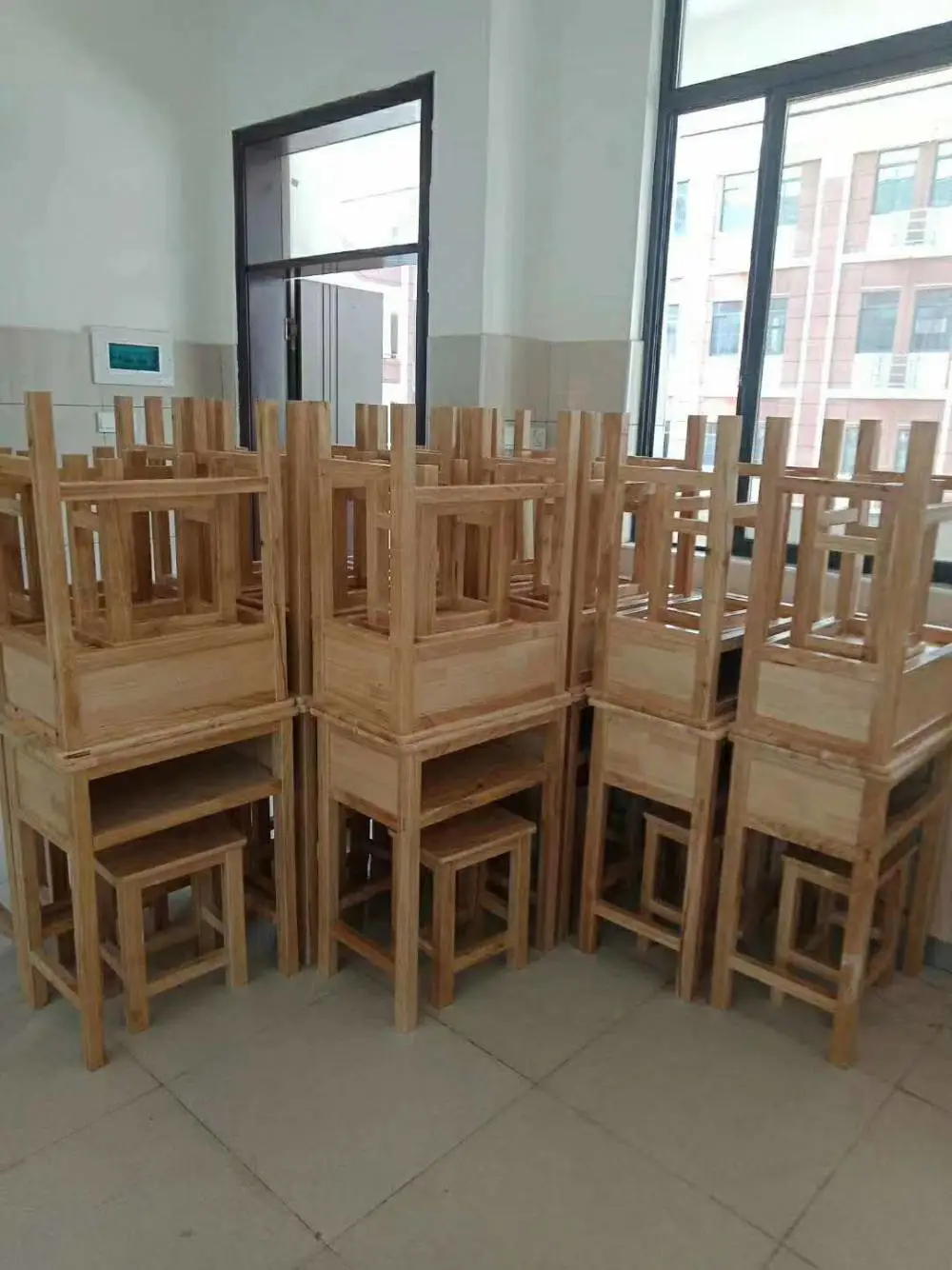 河池升降式课桌椅 河池小学课桌椅 学生书桌