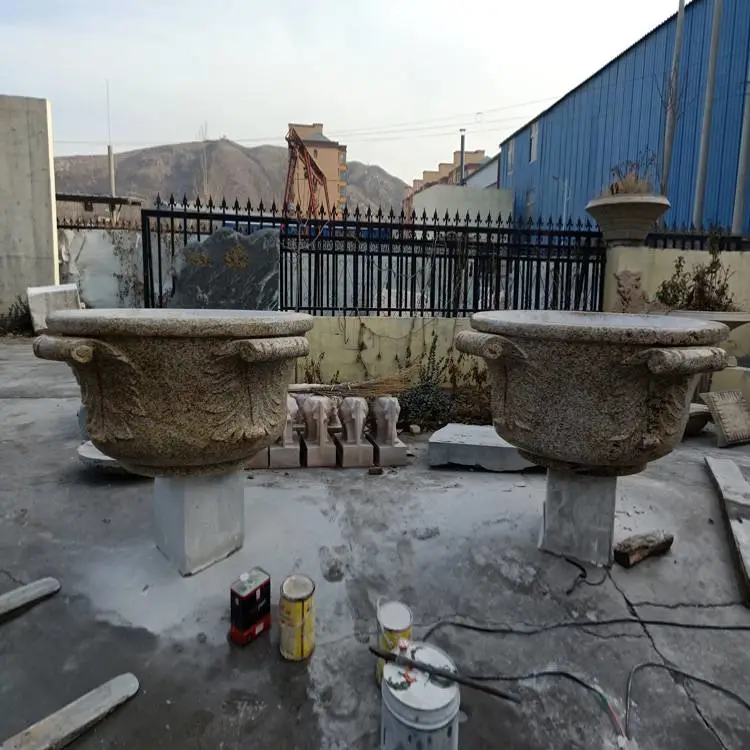 石雕花盆加工 酒店摆设花盆广场花盆雕塑花盆黄锈石花钵 英翰雕刻厂家