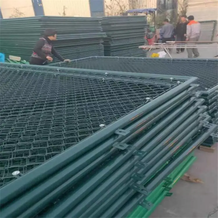 镇江篮球场围网 包塑勾花套管式 色彩鲜亮