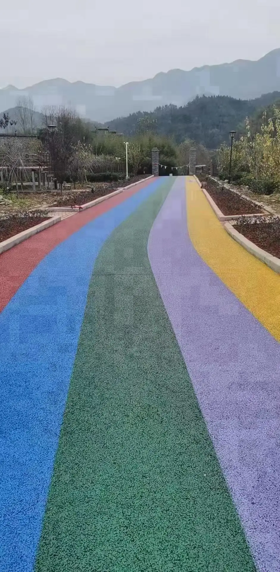 南宁青秀透水路面陶瓷颗粒防滑公园频道