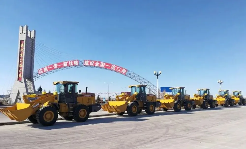 重型超尺寸工程机械 燃油型重型卡车 混合搅拌设备和泵车出口运输到俄罗斯莫斯科 喀山城市