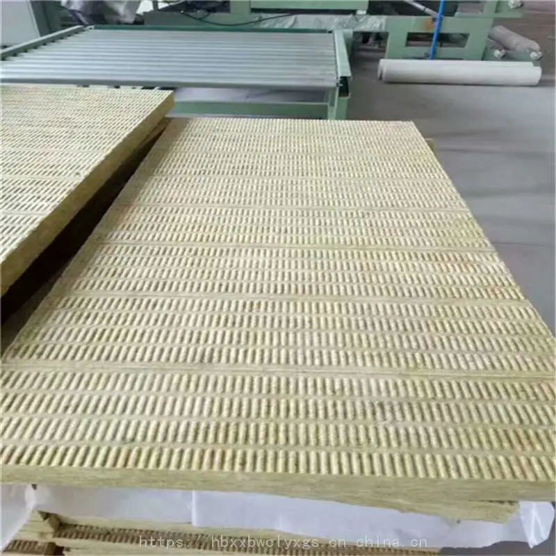 外墙岩棉板 岩棉毡厂热销产品 贴箔岩棉管