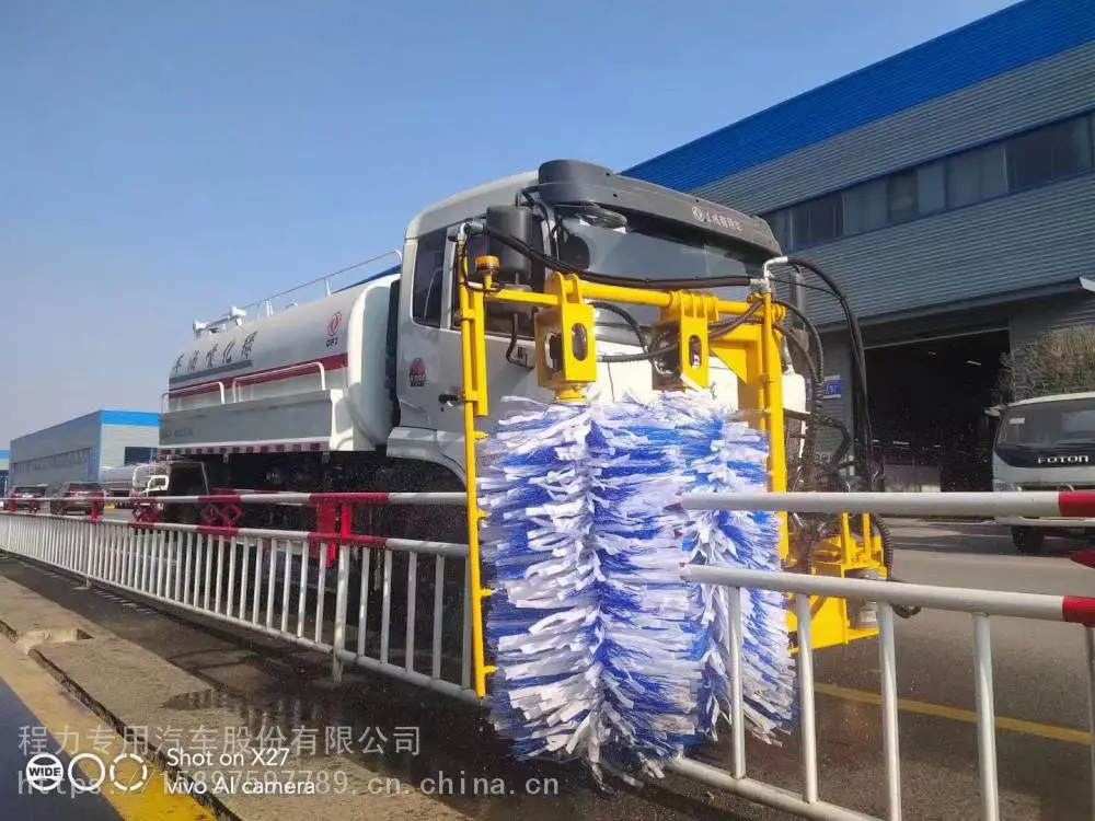 东风多利卡12吨双面城市护栏清洗车隧道清洗车多少钱一辆