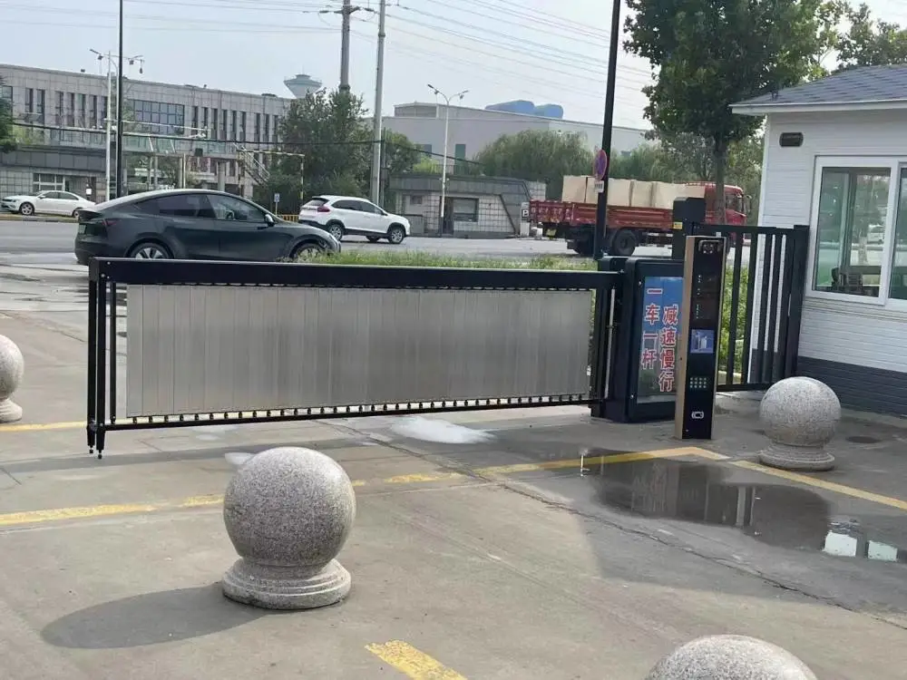 泰兴市道闸挡车器安装起落杆升降杆栅栏门广告门-品质优良