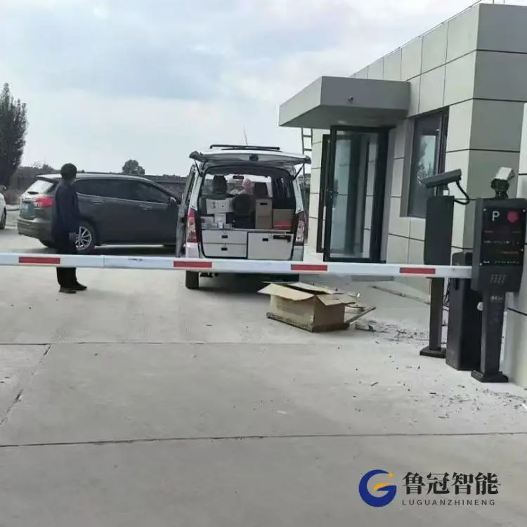 唐河县专业道闸安装门卫高速口挡车杆收费栏杆品质高效可靠
