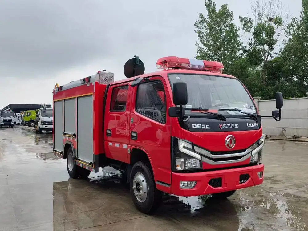 国六东风 2.5 吨水罐应急救援消防车 乡镇微型消防站专用水罐消防车