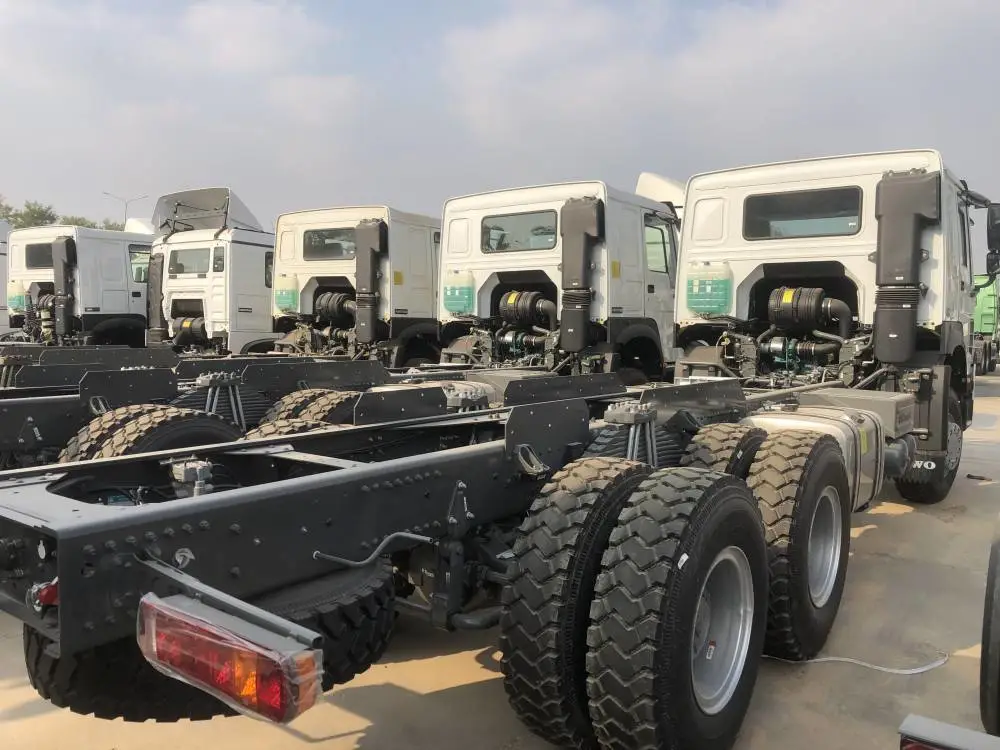 出口斐济430马力豪沃6X4载货车FCA价格