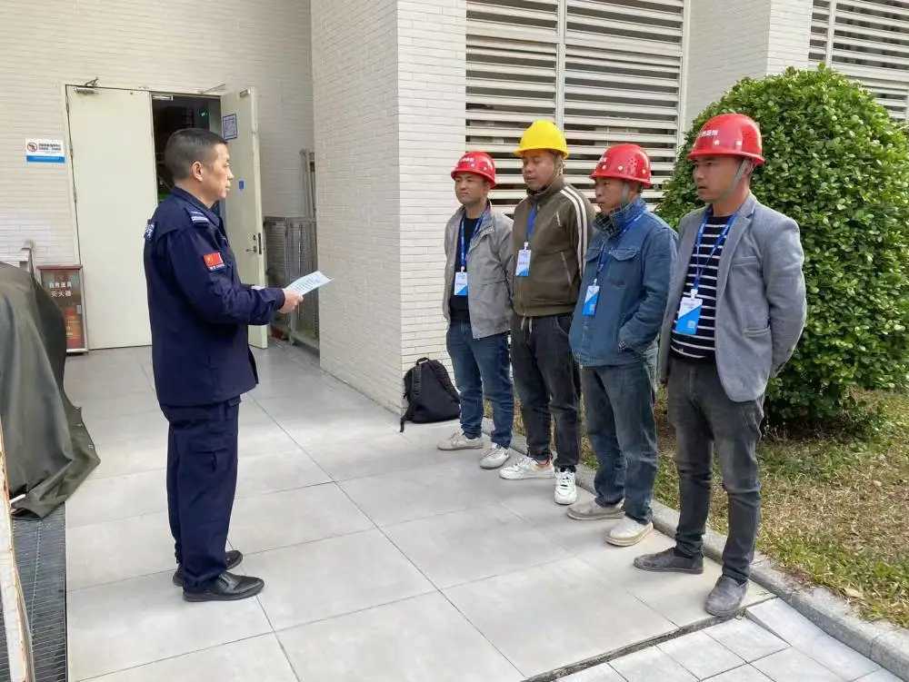 广州三艳建筑幕墙玻璃破损拆除更换维修安装工程公司 幕墙漏水渗水维修换胶打胶修缮 幕墙改造维修 外墙更换玻璃