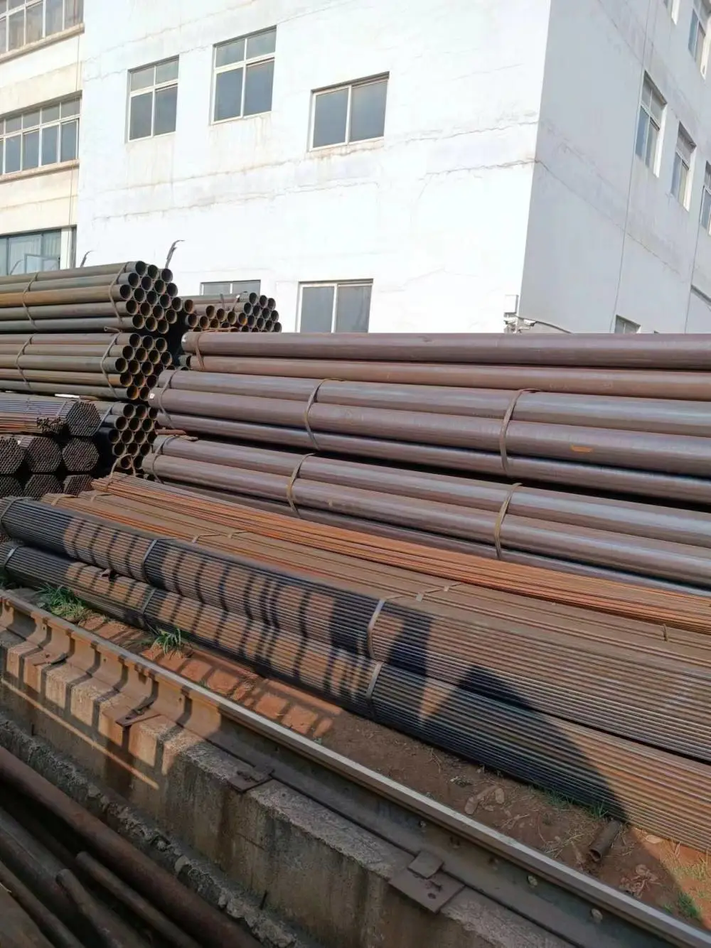 泸 水建材市场销售镀锌钢管 Q235B焊管碳钢小口径焊接管 种类多样