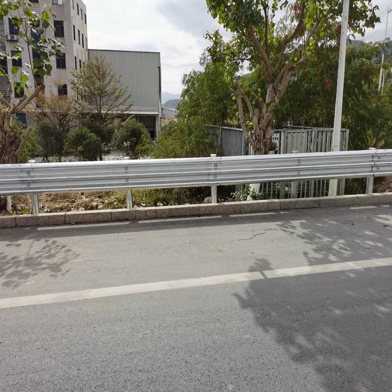 福州平潭高速公路公路波形护栏波形护栏和防撞护栏at2波形梁护栏