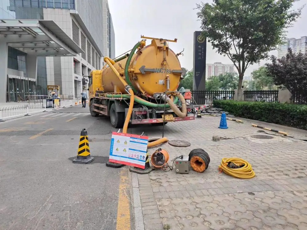 顺义区龙湾屯管道置换-设备齐全,下水道清淤/疏通公司,污水井清掏