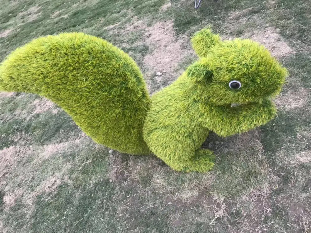 成都定制各种形状的仿真植物绿雕造型大小都可以制作