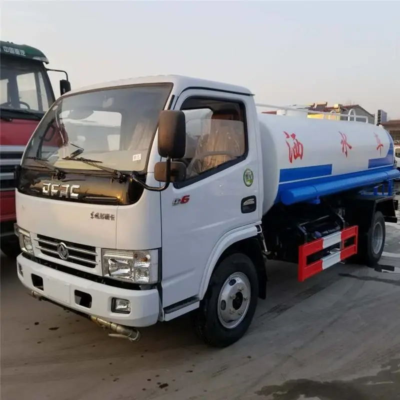 10吨洒水车多少钱 东风多利卡5方洒水车 工地洒水车