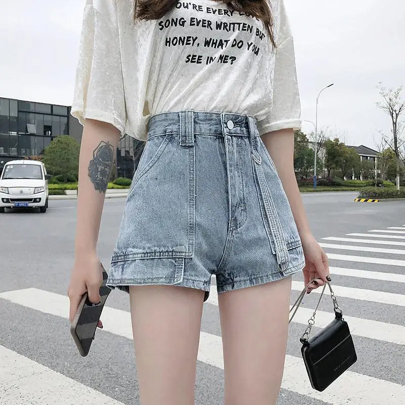 新疆昌吉5元以下服装批发新款短裤女破洞高腰简单牛仔短裤中裤适合女人开的小店
