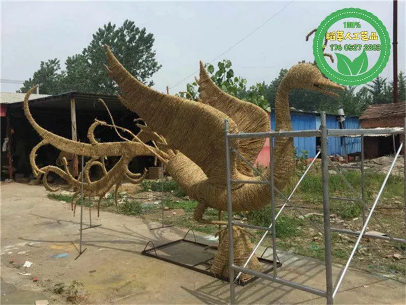红色文化稻草人加工定制价格_稻草人厂家