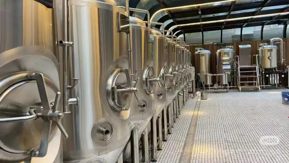 规模化精酿建厂总包商，全套啤酒酿造设备定制
