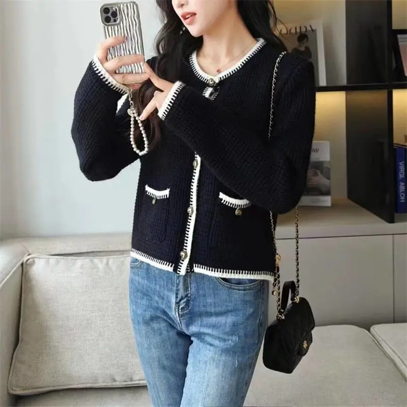 石家庄服装地摊货批发新款洋气撞色毛衣女士品牌服装尾货批发