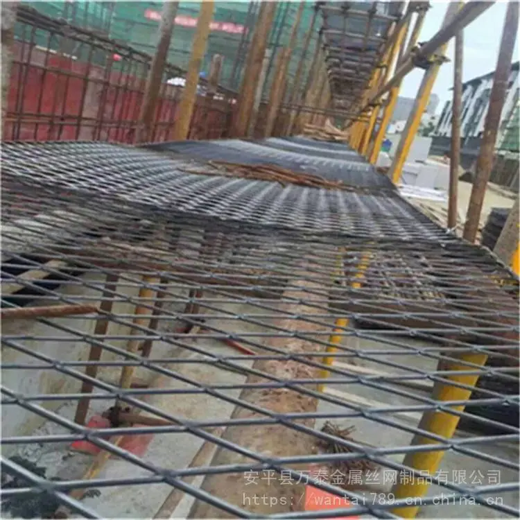 工地钢板拉伸踏网 菱形孔建筑钢笆片 河北钢笆生产厂家
