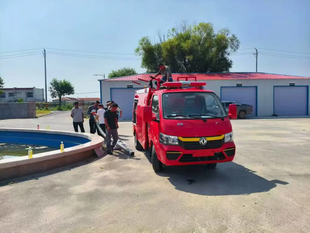 东风途逸1吨水罐消防车 蓝牌车辆设计精巧 满足不同作业环境
