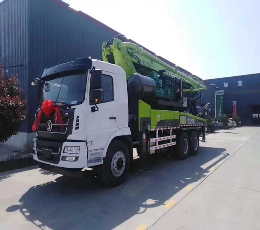 小型搅拌泵车_38米折臂一体泵_房屋地基打混凝土神器
