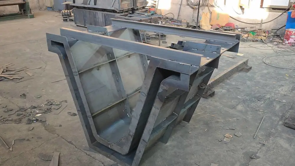 安达高标准农田建设带密封胶条流水槽模具 矩形槽模具易安装和拆卸