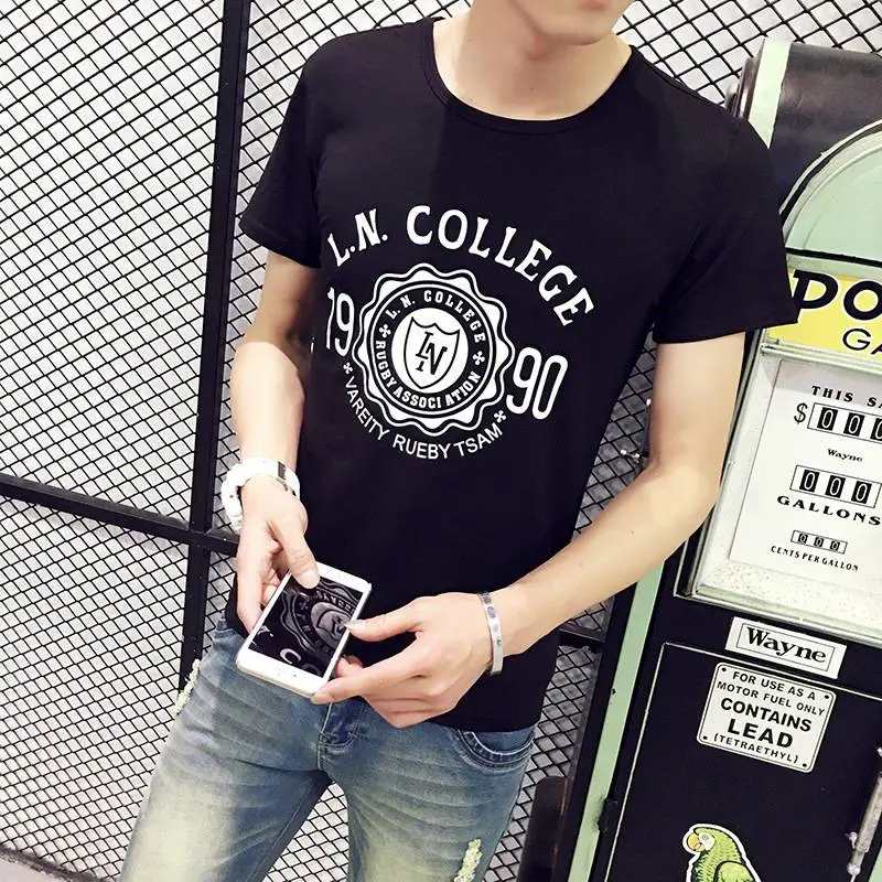 摆地摊卖衣服男装潮牌男式t恤新款哪里有便宜的地摊服装批发