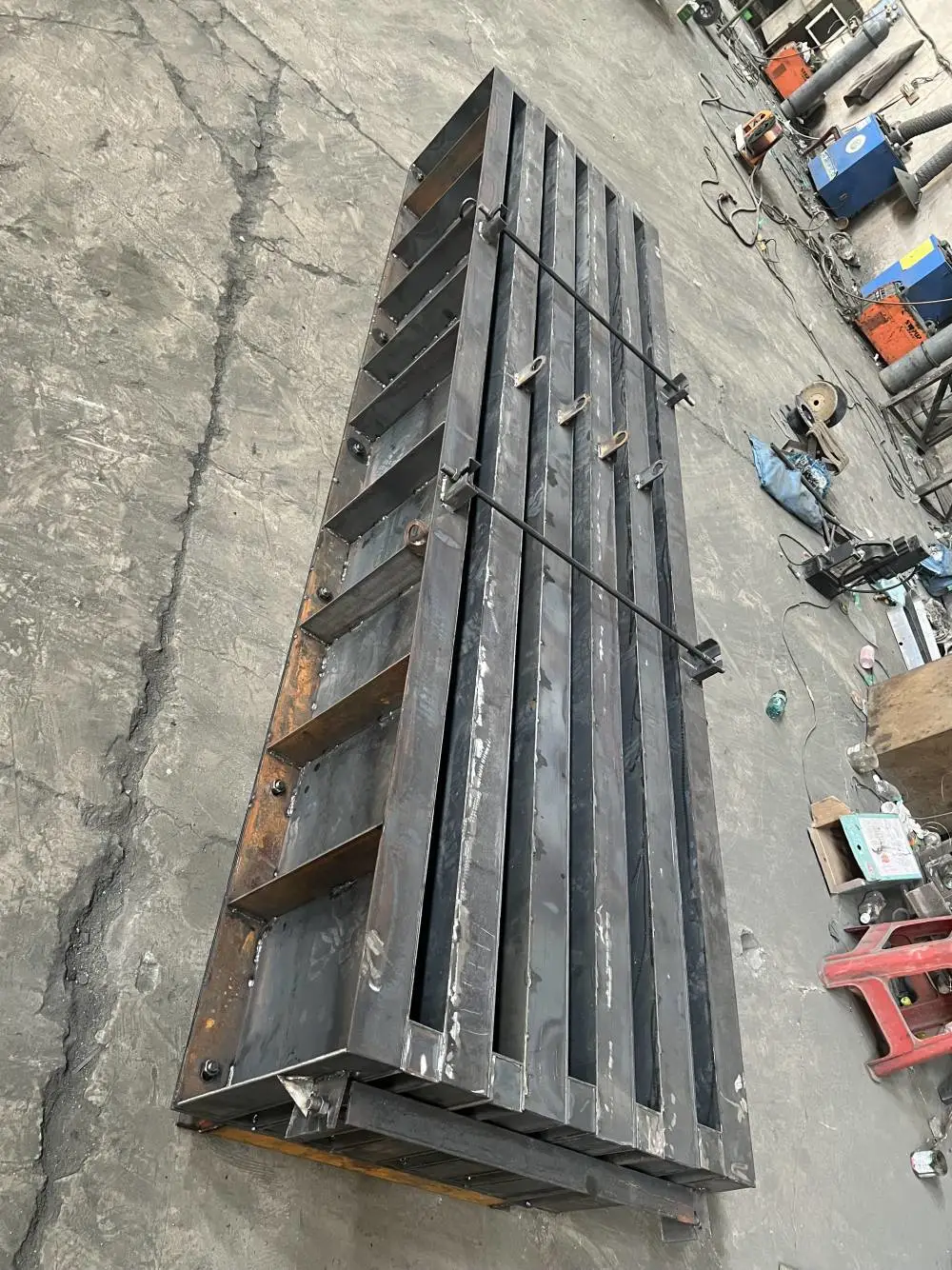 万荣县 变电站插板式 围墙板钢模板 预制型围墙模具产品 实物 展示 京伟