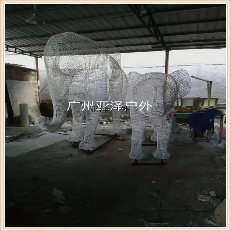 不锈钢人物雕塑 异型不锈钢雕塑定制 步行街卡通雕塑 荆州
