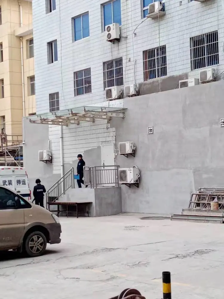 瓷砖翻新腻子施工现场