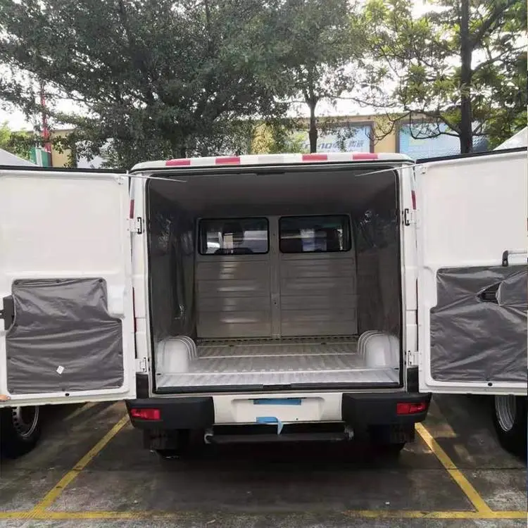 2021款依维柯新得意厢式货车***低顶车配备 9.9W起