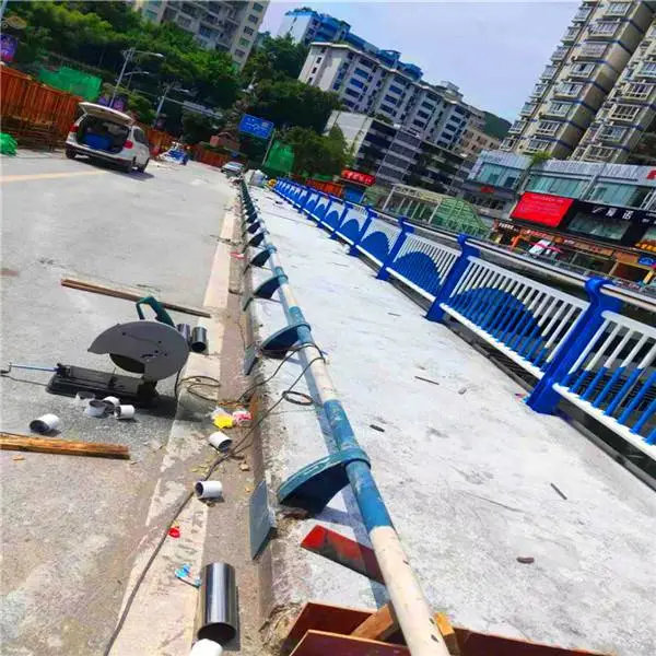 西南供应各种规格材质 护栏 不锈钢 不锈钢复合管景观防撞
