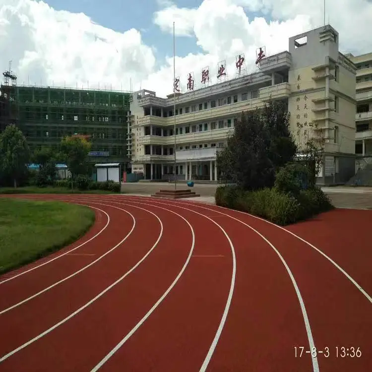 学校塑胶跑道底面打胶吗,透气式塑胶跑道建设公司