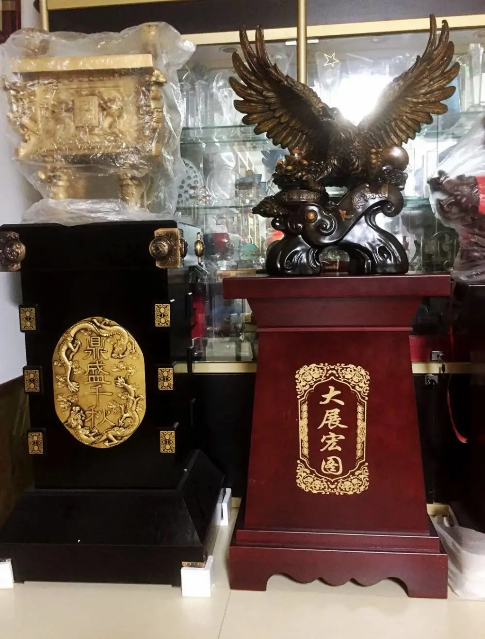 仿红木雄鹰摆件 西安马到成功摆饰 木纹色开业礼品做字送货