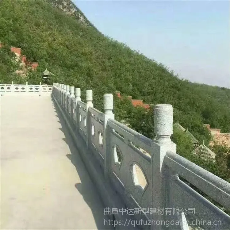 仿铸造石栏杆水泥护栏 混凝土仿木栏杆可定制 钢筋混凝土仿树皮护栏厂家