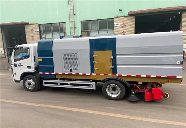 喷雾道路清扫车快速清扫专家