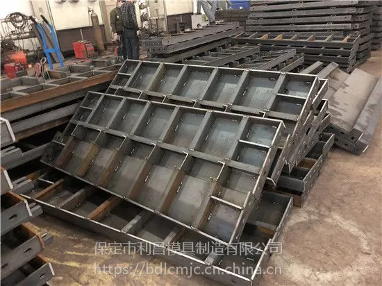防撞护栏模具、公路防撞护栏模具图片展示效果-利昌模具