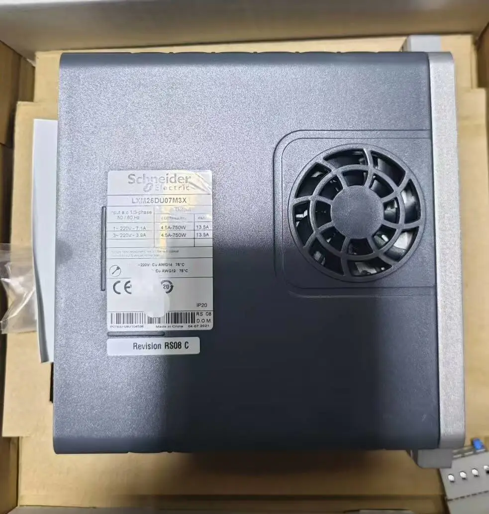 全新伺服驱动器LXM28EU15M3X LXM28EU30M3X LXM28EU45M3X