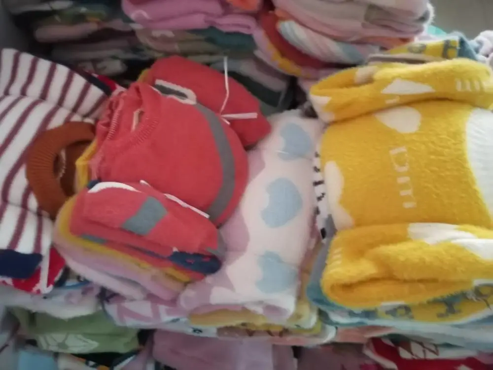 简约童装针织毛衫库存开个卖衣服店进货渠道儿童棉衣外套地摊货源