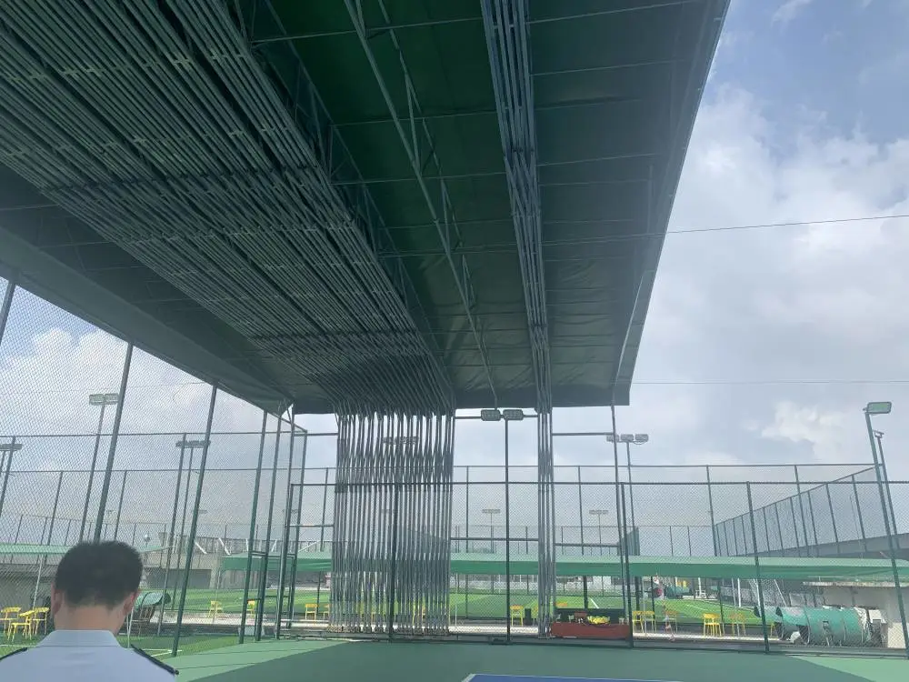 供应电动伸缩雨棚兮鸿折叠雨蓬50-70镀锌管纤维布900克