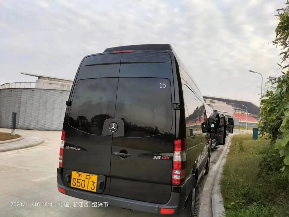 上海租车 14座商务车 自驾租车 奔驰凌特全新车