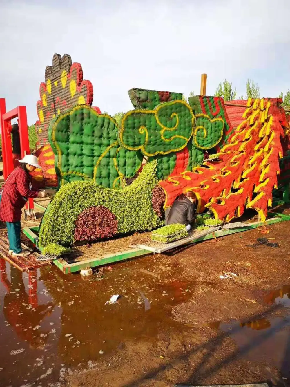 四川阿坝中国结造型绿雕仿真绿雕怎么制作