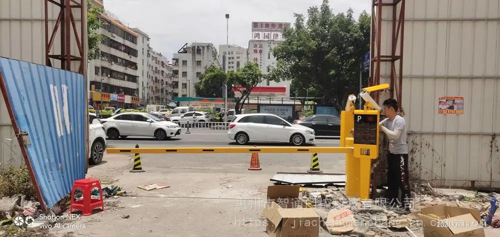 惠东小区道闸车牌识别系统智能挡车识别道闸生产厂家智通
