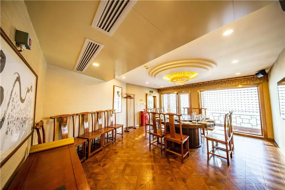 新龙船包房用餐 浦江游览1号 游轮包船 游船包厅 包房用餐 上海游船婚宴