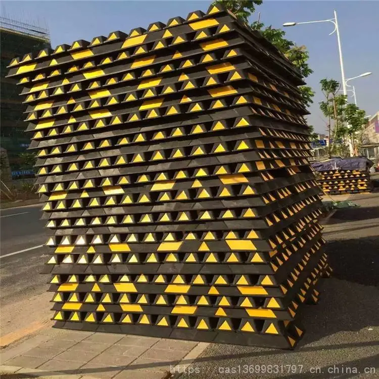 交通设施厂家供应永威地产压铸铝车位限位器 橡塑挡车器限位器 60cm橡胶车轮定位器