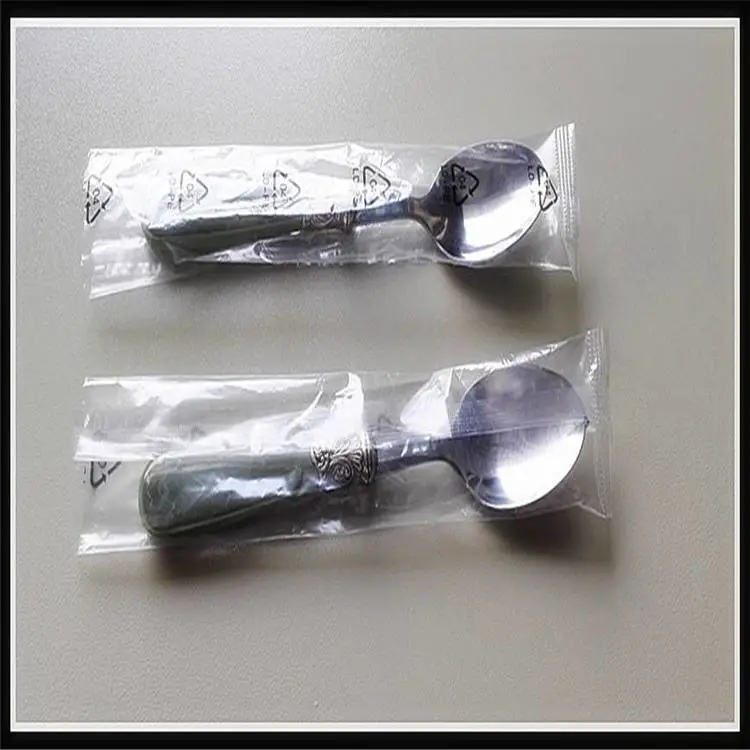 山东钦典QD250糖果面包方便面饼干药品枕式包装机多少钱